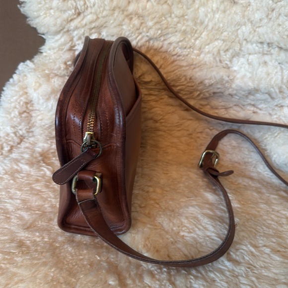 Vintage Coach leather zip crossbody - Picture 6 of 15